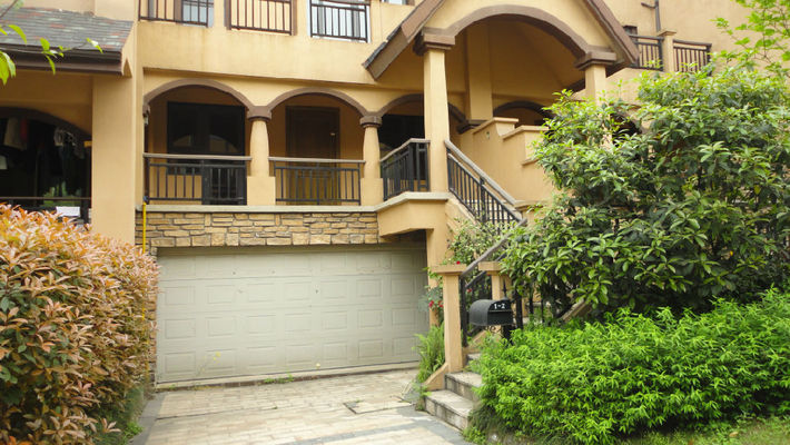 绿地翠谷内圈联排端头285万业主出国急售亏本50万急急急