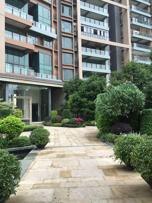 狮岭新鸿基御华园 带装修中高层南向三房 新出房源 快有慢无