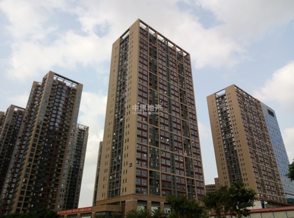 万科红三期精装公寓业主诚意在卖地鉄口楼下沃尔玛带花园泳池